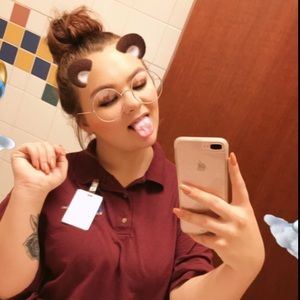 Meet your Posher, Karissa